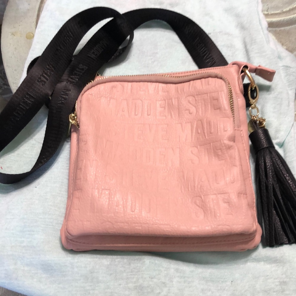 Cross body purse. Steve Madden